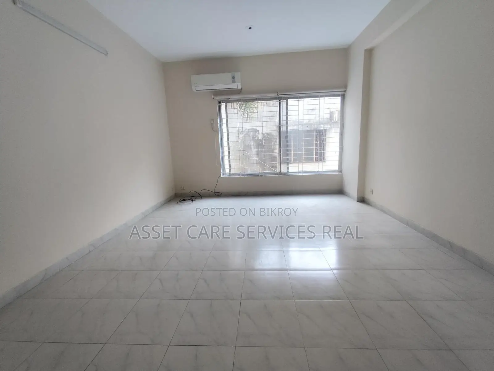 4Bed Un-Furnished Apartment For Rent In Banani