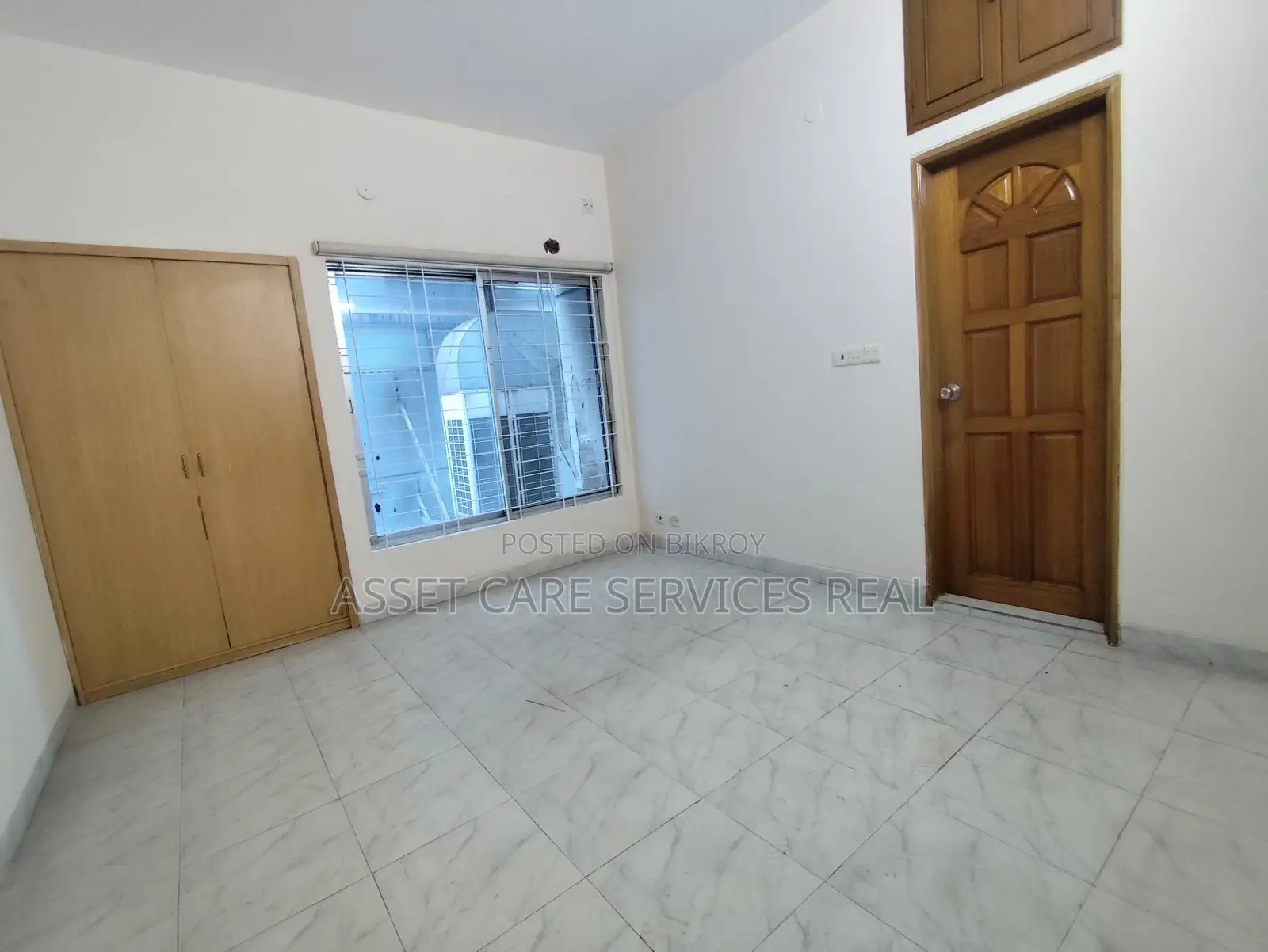 4Bed Un-Furnished Apartment For Rent In Banani
