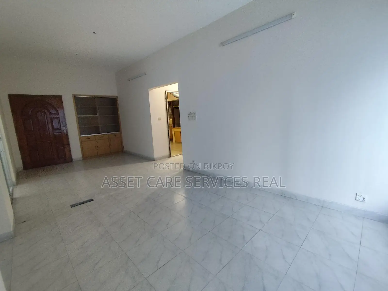 4Bed Un-Furnished Apartment For Rent In Banani