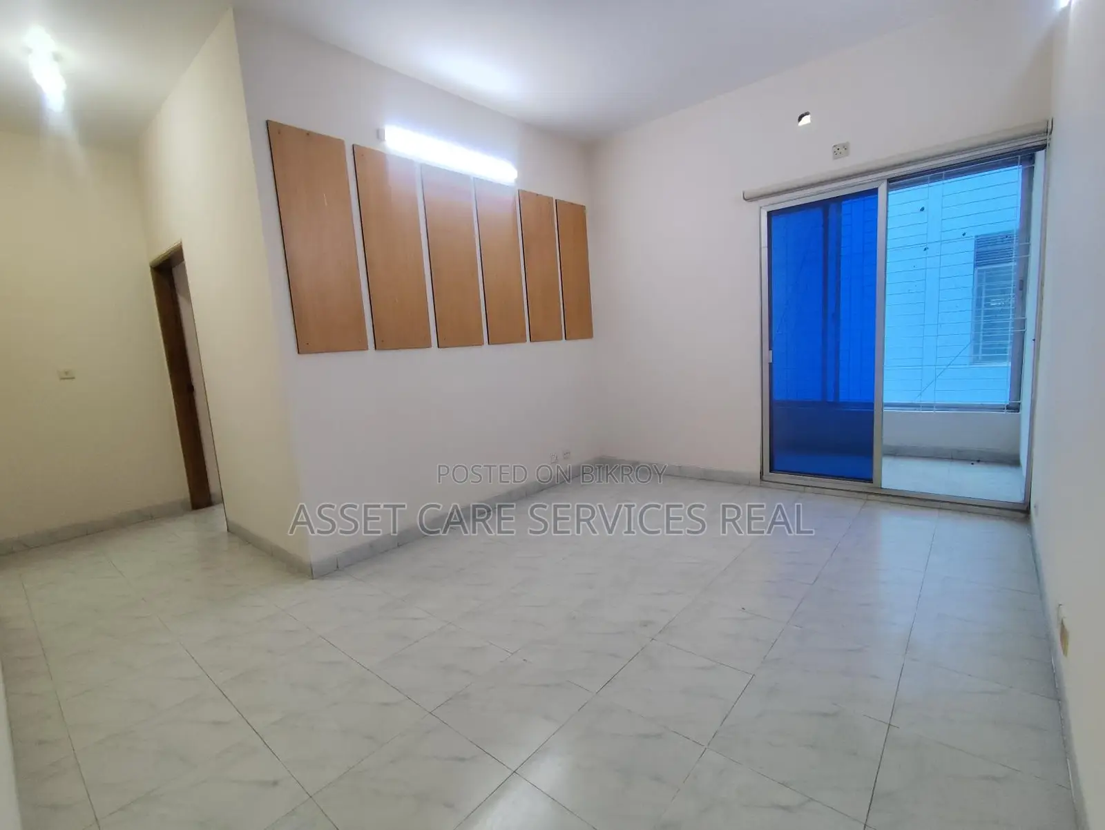 4Bed Un-Furnished Apartment For Rent In Banani