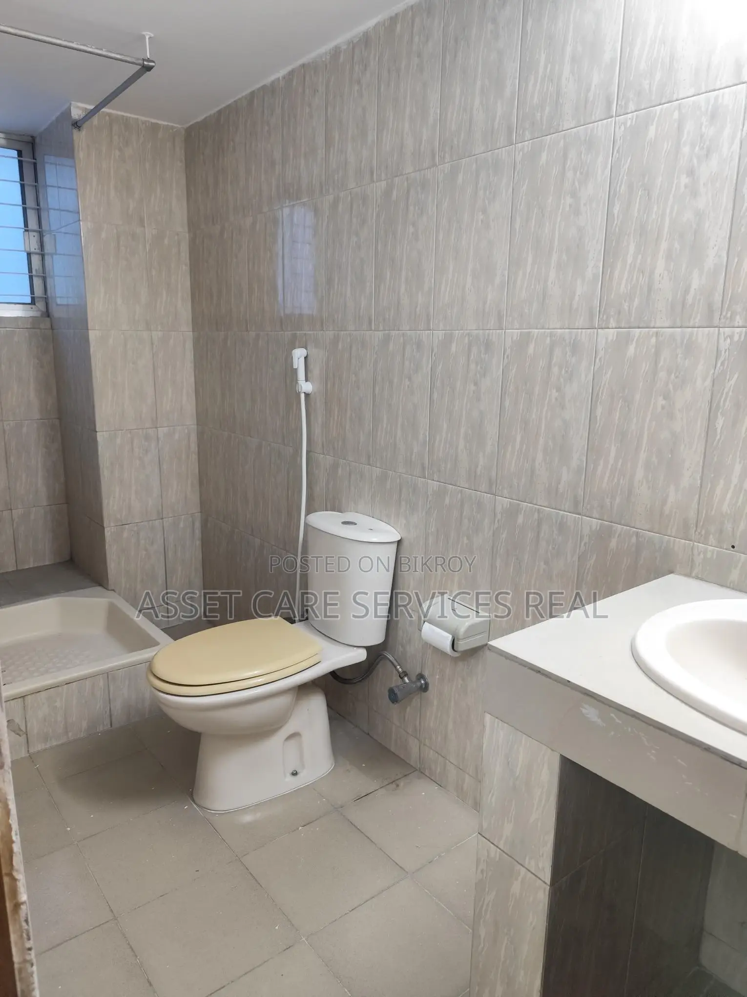 4Bed Un-Furnished Apartment For Rent In Banani