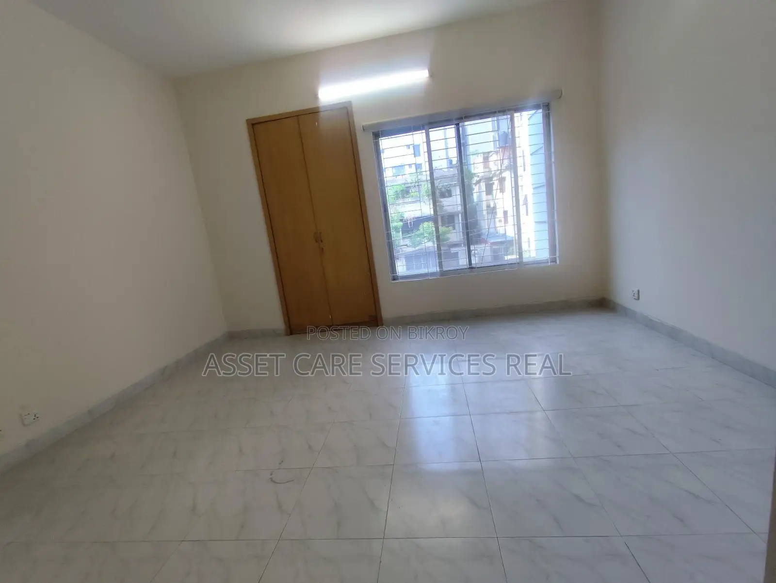 4Bed Un-Furnished Apartment For Rent In Banani