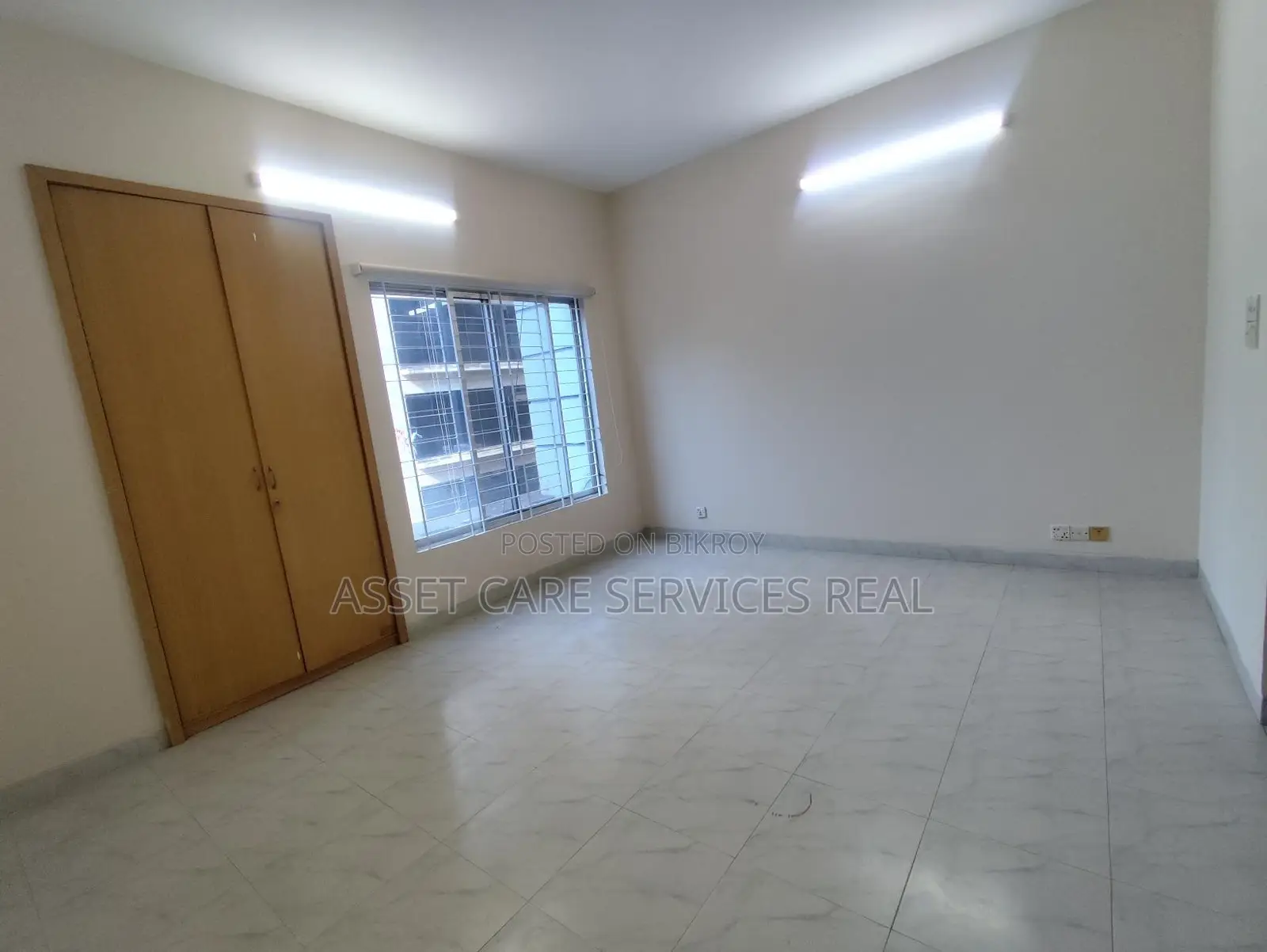 4Bed Un-Furnished Apartment For Rent In Banani