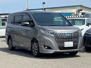 Toyota Esquire Hybrid GI 2020
