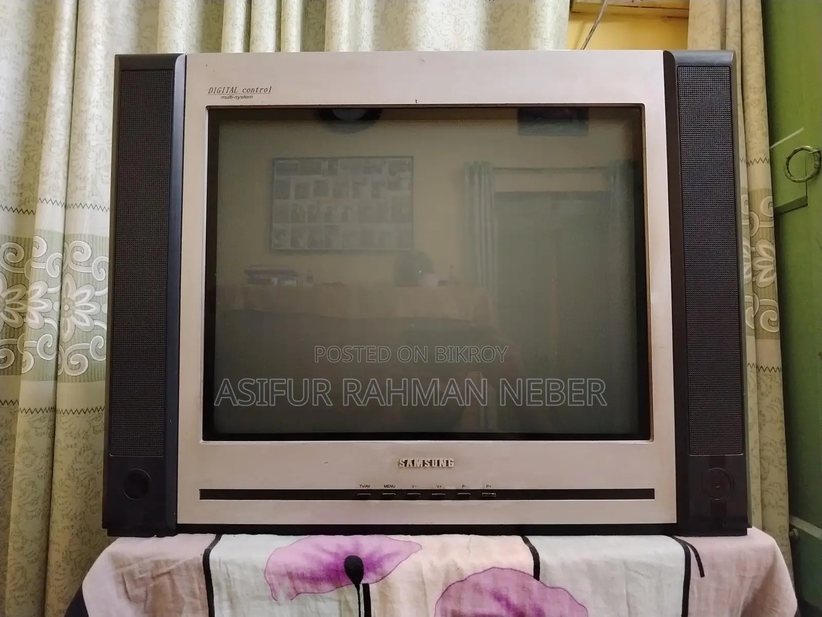 ট্রলি সহ টিভি বিক্রয় হবে