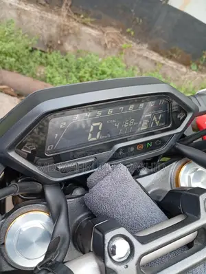 Honda Hornet 2.0 2025