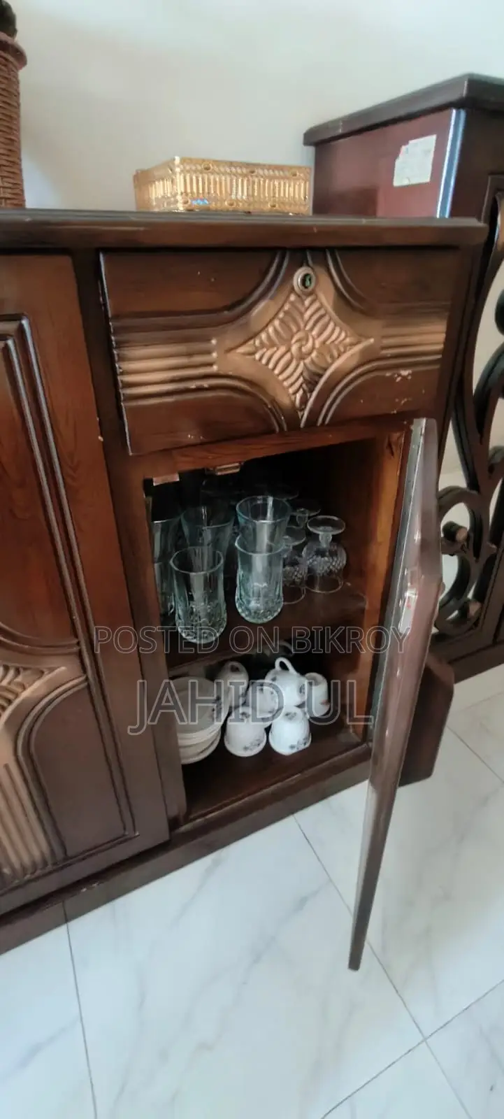Display Cabinet