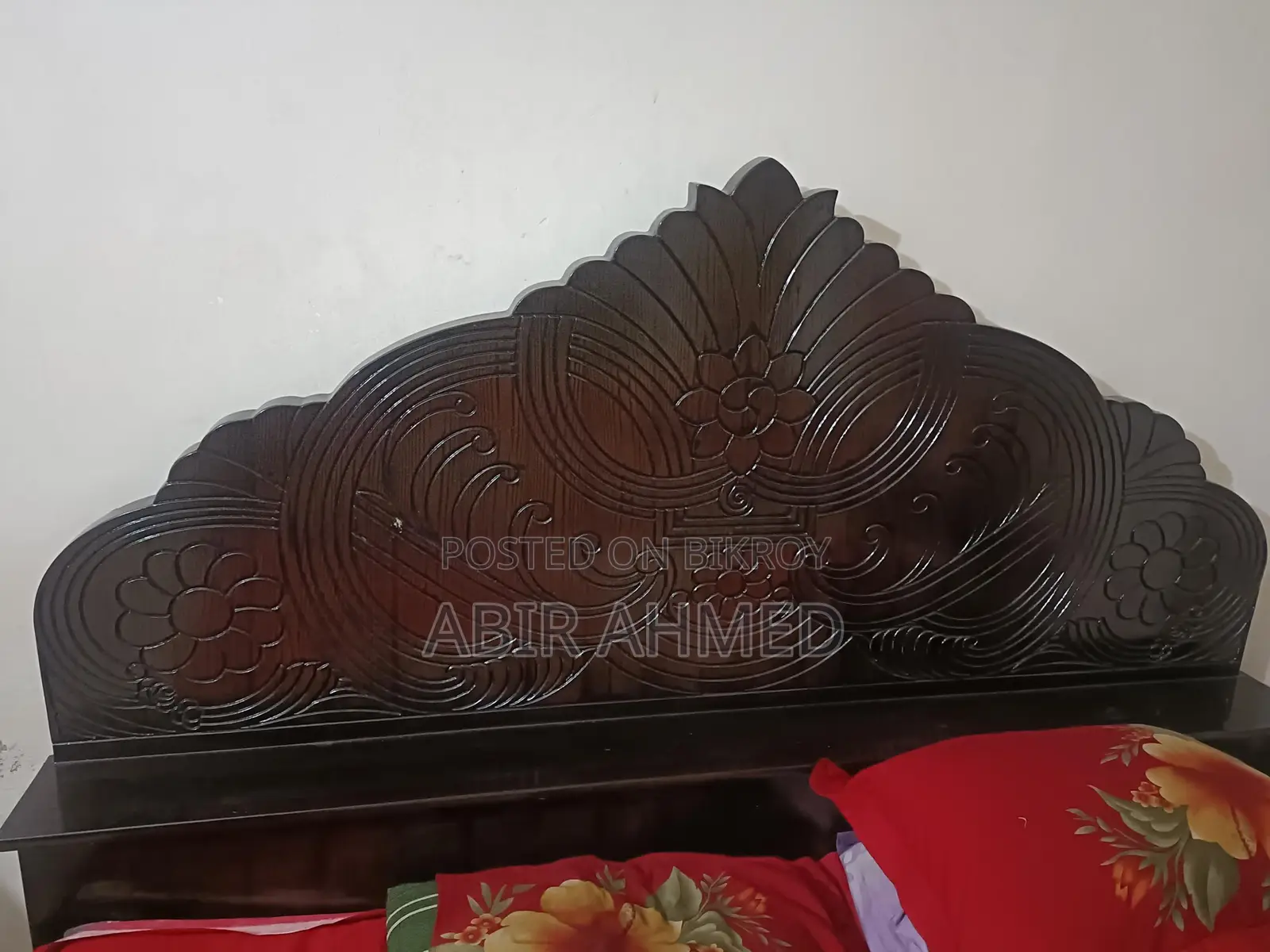 এই খাটটি বিক্রি করতে চাই