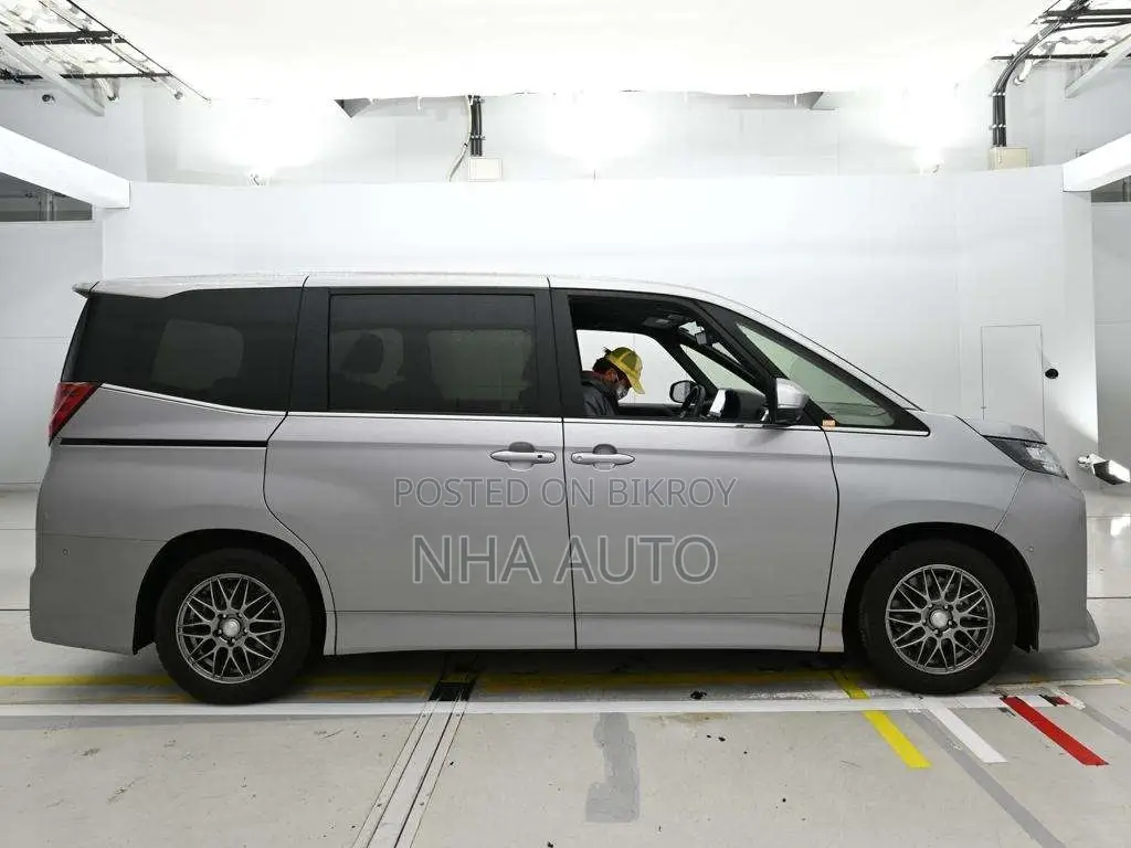 Toyota Noah SZ 360' 2022