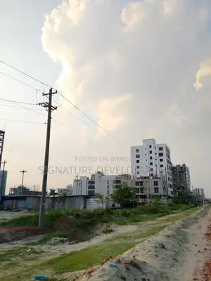 N-Block \\ 5 Katha \\ Plot \\ Urgent sale near Sports Complex.