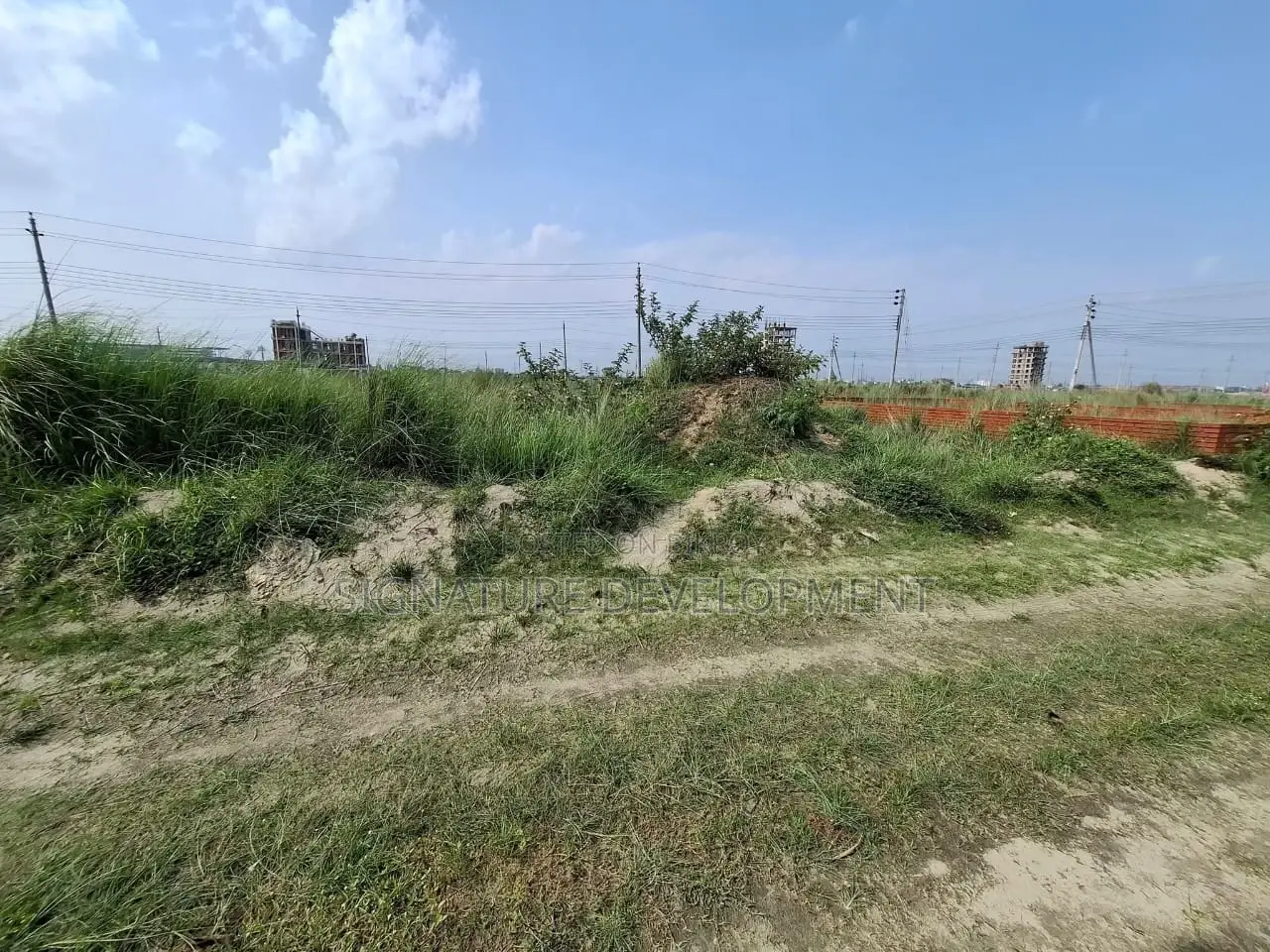 N-Block \\ 5 Katha \\ Plot \\ Urgent sale near Sports Complex.