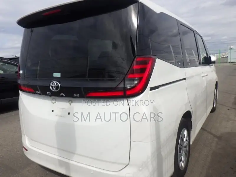 Toyota Noah New Shape X Pearl 2022