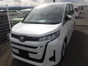 Toyota Noah New Shape X Pearl 2022