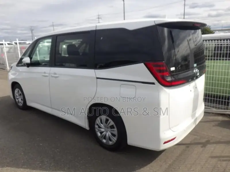 Toyota Noah New Shape X Pearl 2022