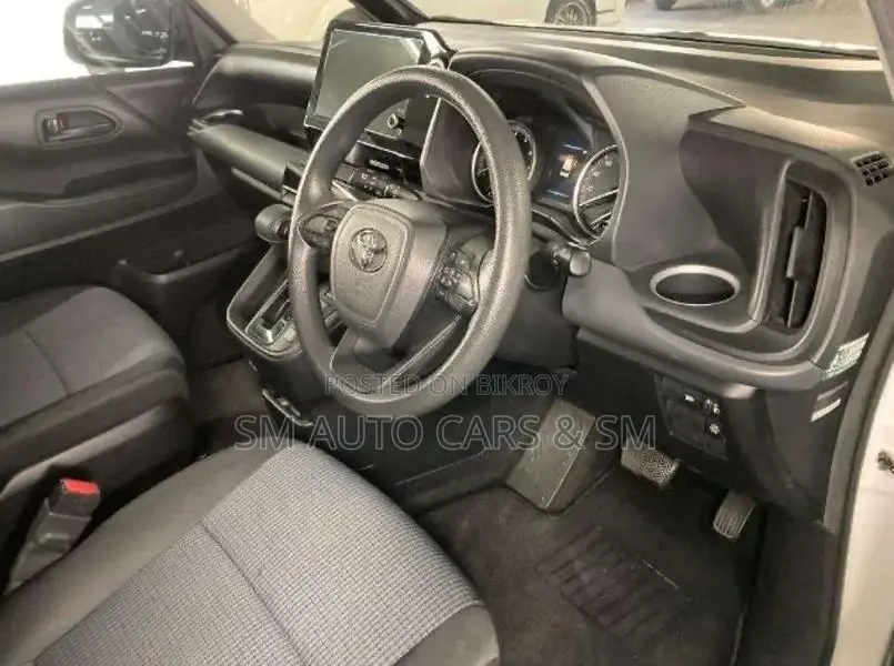 Toyota Noah New Shape X Pearl 2022