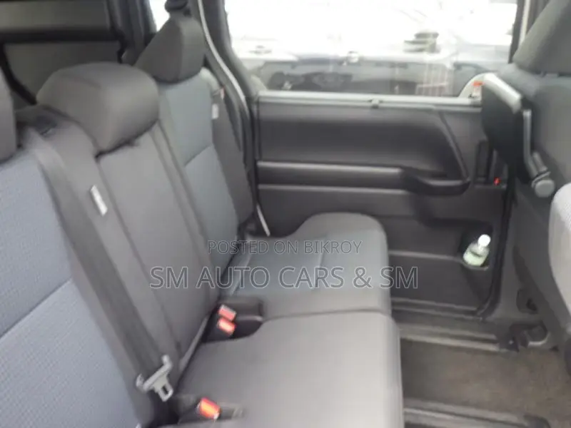 Toyota Noah New Shape X Pearl 2022