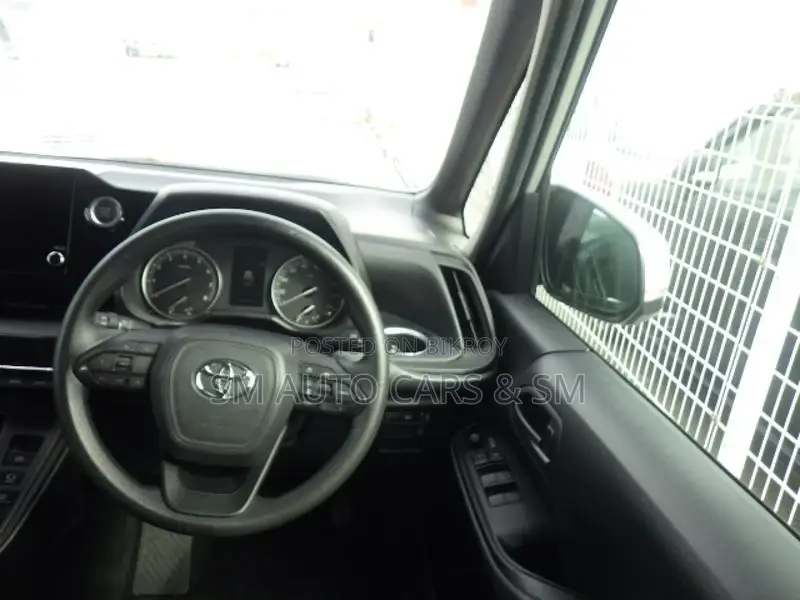 Toyota Noah New Shape X Pearl 2022