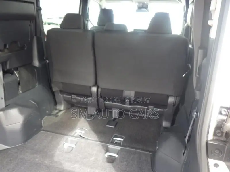 Toyota Noah New Shape X Pearl 2022