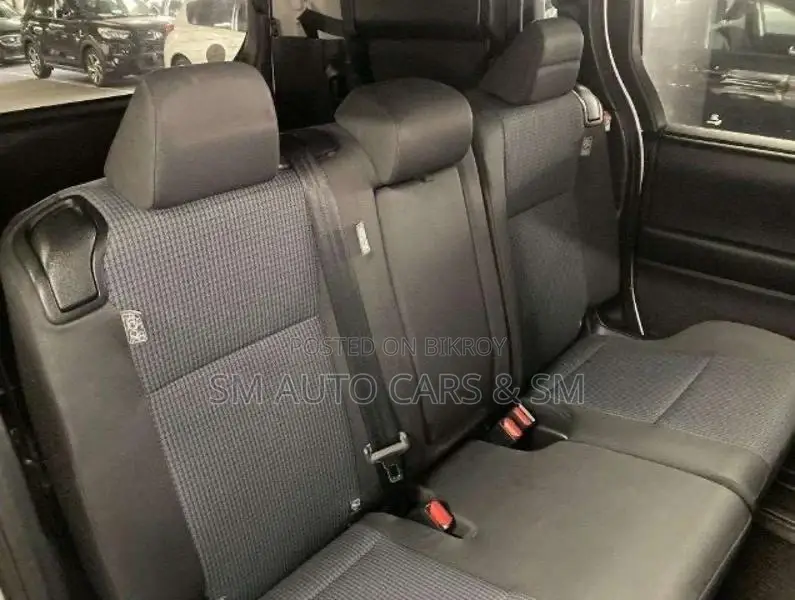Toyota Noah New Shape X Pearl 2022