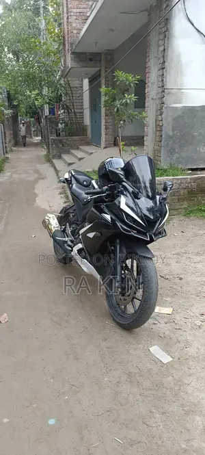 Yamaha R15 . 2021