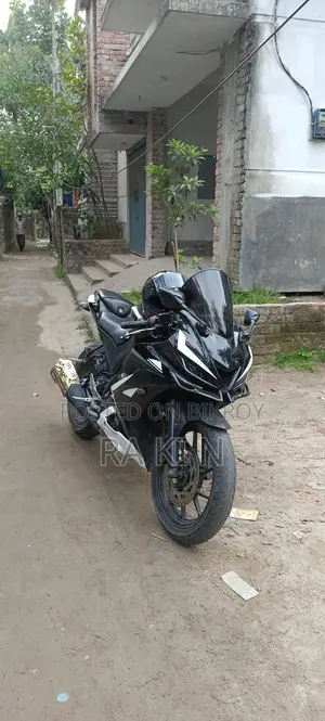Yamaha R15 . 2021