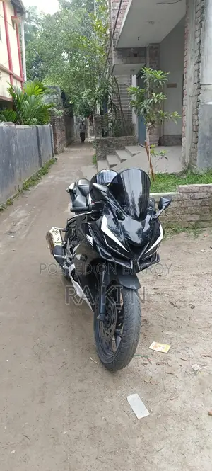 Yamaha R15 . 2021