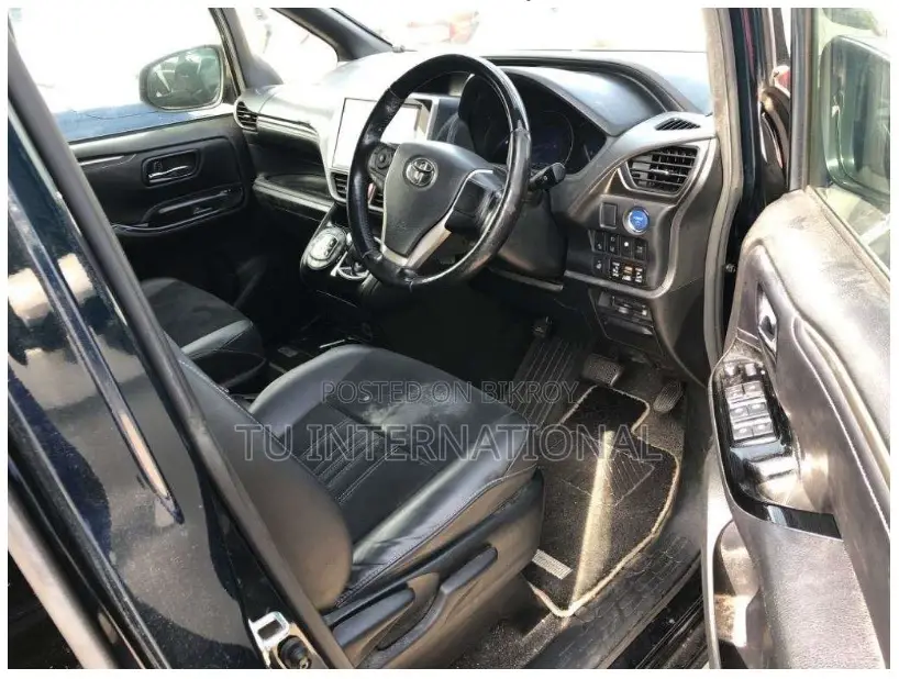 Toyota Esquire PUSH start 2020