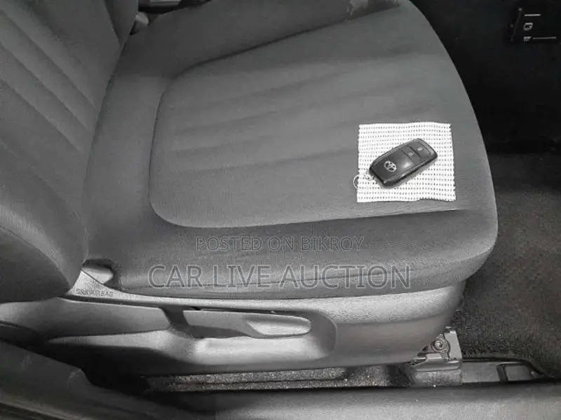 Toyota Yaris Cross HYBRID 2021
