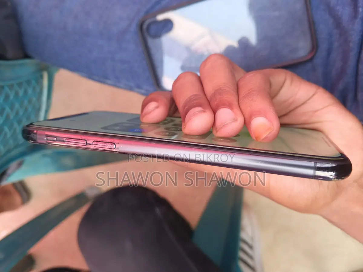 Apple iPhone XS (Used)