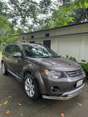 Mitsubishi Outlander 2011