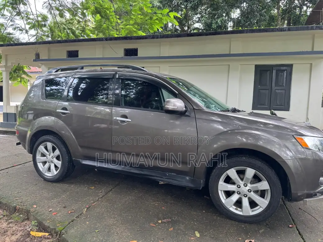 Mitsubishi Outlander 2011