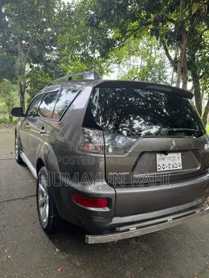 Mitsubishi Outlander 2011