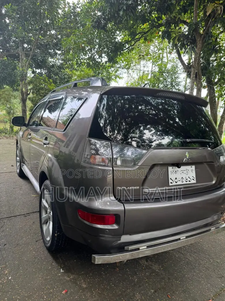 Mitsubishi Outlander 2011