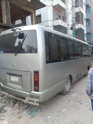 Nissan CIVILIAN 2005