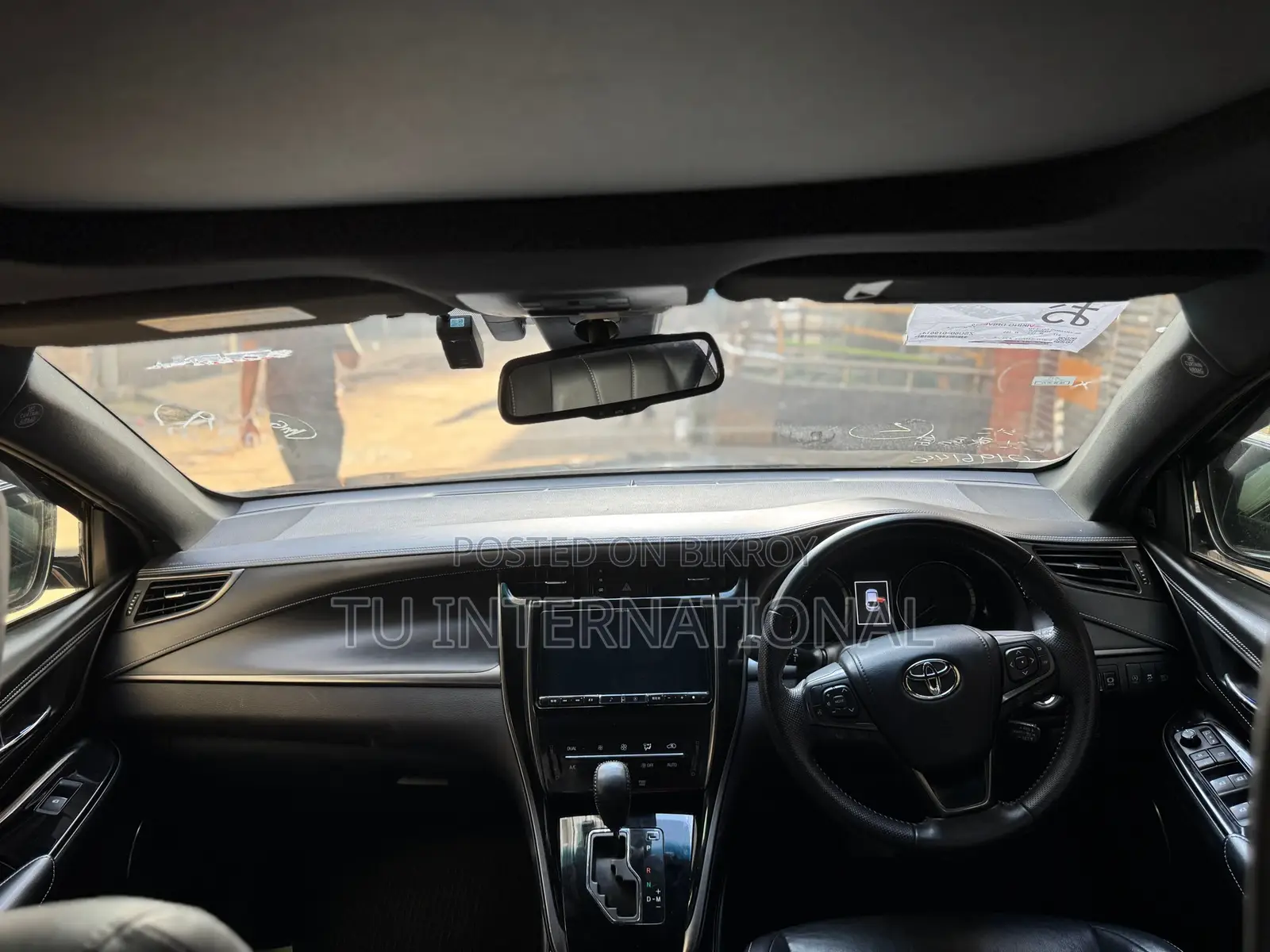 টয়োটা হ্যারিয়ার নন হাইব্রিড-প্রিমিয়াম ২০২০