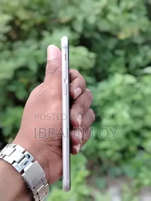 Apple iPhone 6 . (Used)