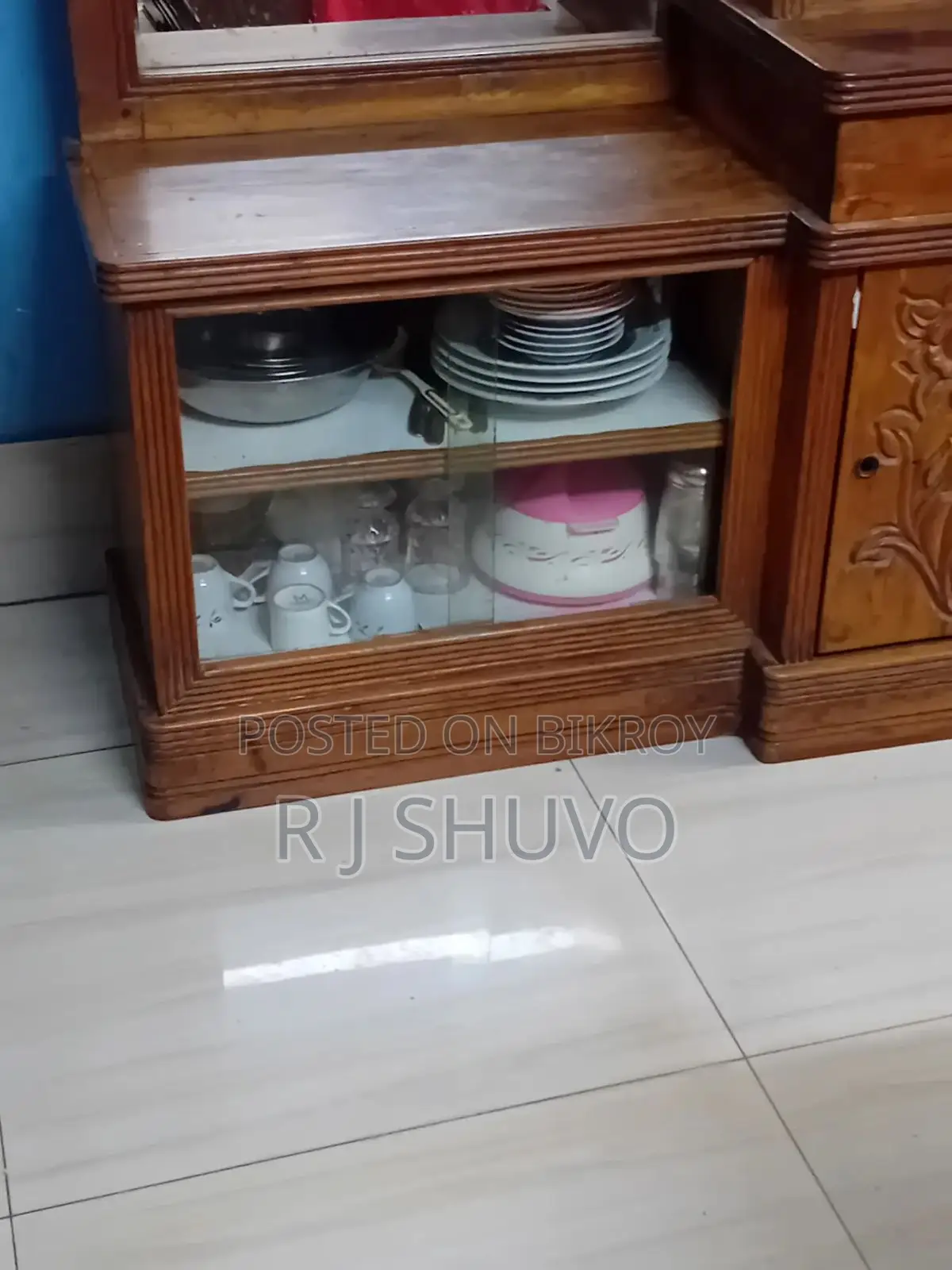 ড্রেসিং টেবিল বিক্রির জন্য