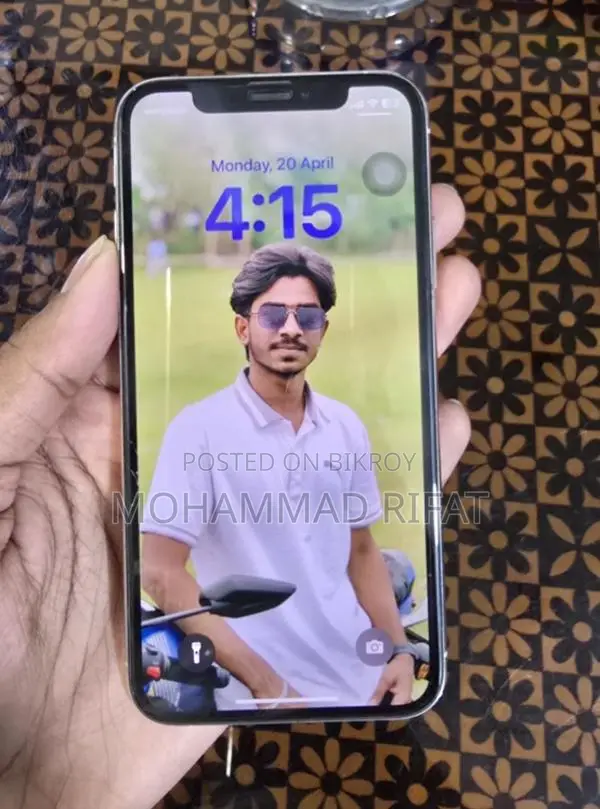 Apple iPhone XS (Used)