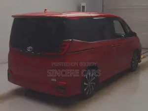 Toyota Noah SZ HYB 3.5POINT 2022