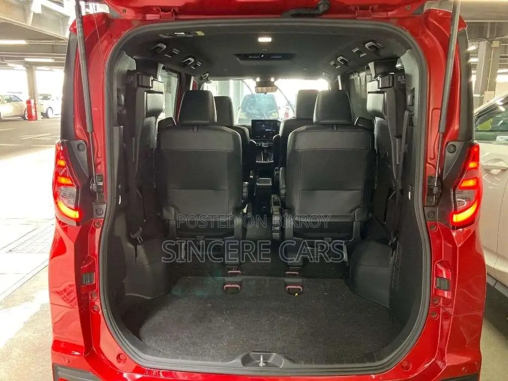 Toyota Noah SZ HYB 3.5POINT 2022