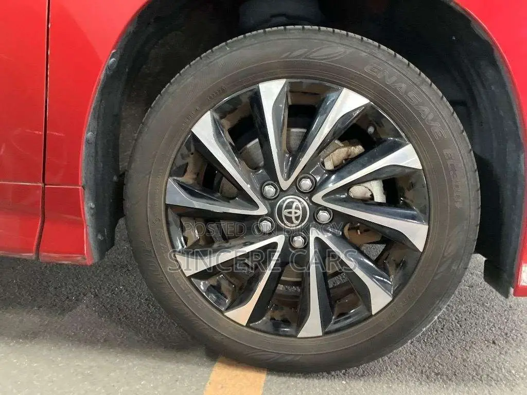 Toyota Noah SZ HYB 3.5POINT 2022