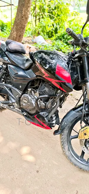 Bajaj Pulsar 150 2025 Black