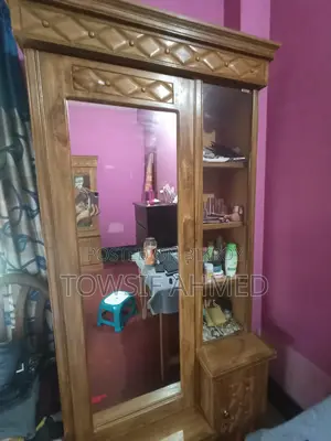 ড্রেসিং টেবিল