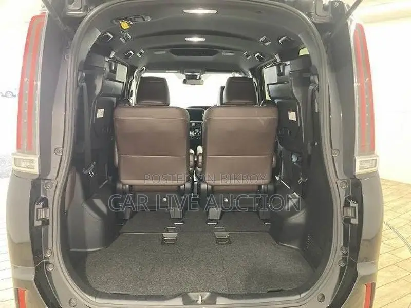 Toyota Esquire Hybrid GI 2021