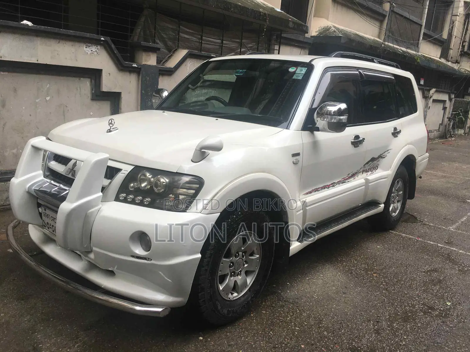 Mitsubishi Pajero v6-Full Fresh 2004
