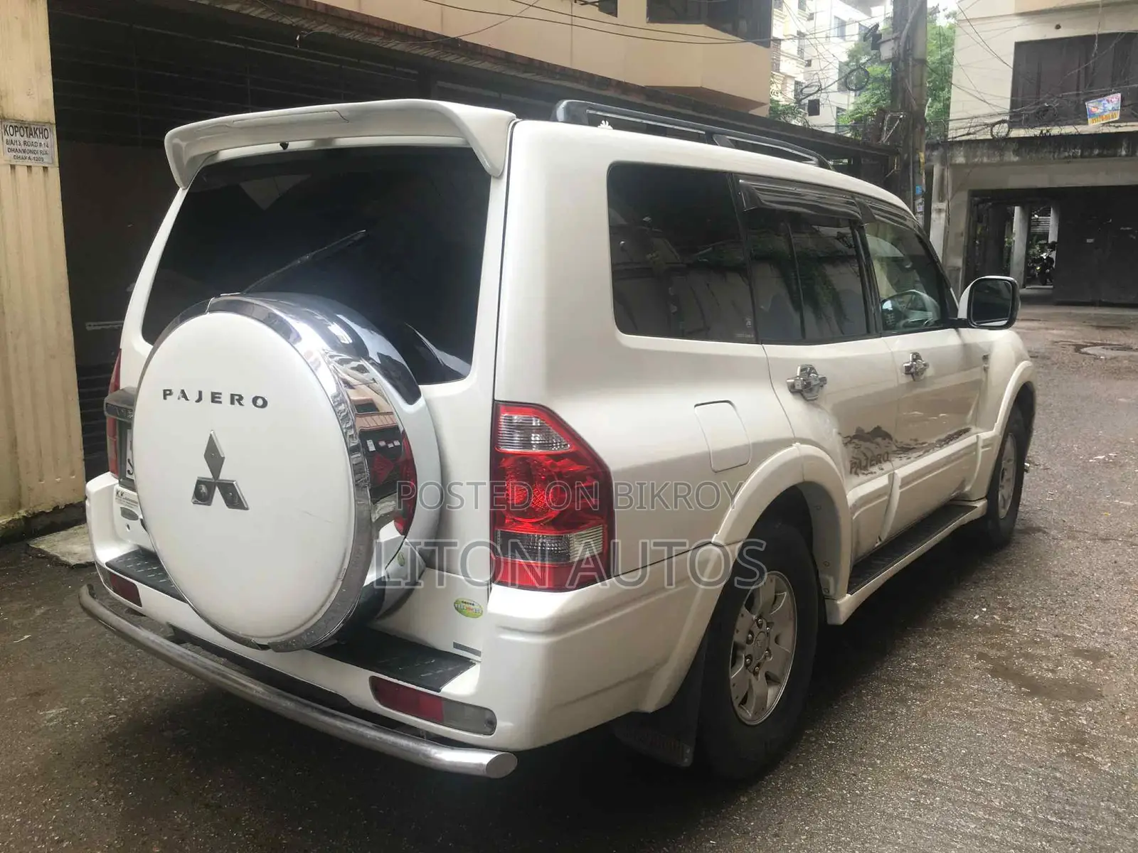 Mitsubishi Pajero v6-Full Fresh 2004