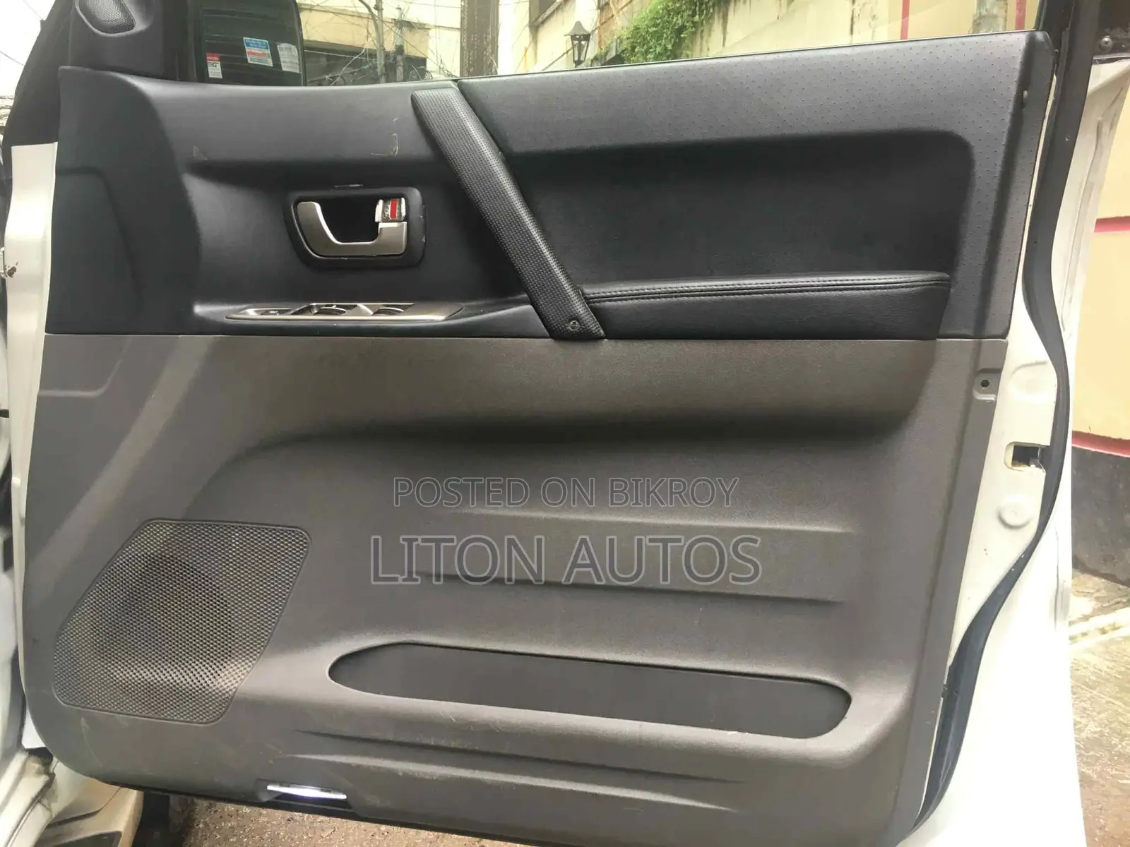 Mitsubishi Pajero v6-Full Fresh 2004