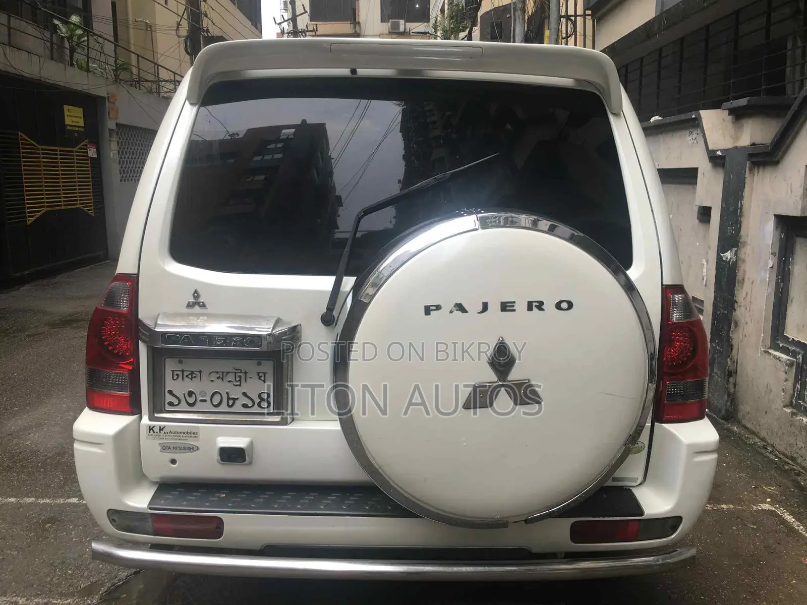 Mitsubishi Pajero v6-Full Fresh 2004