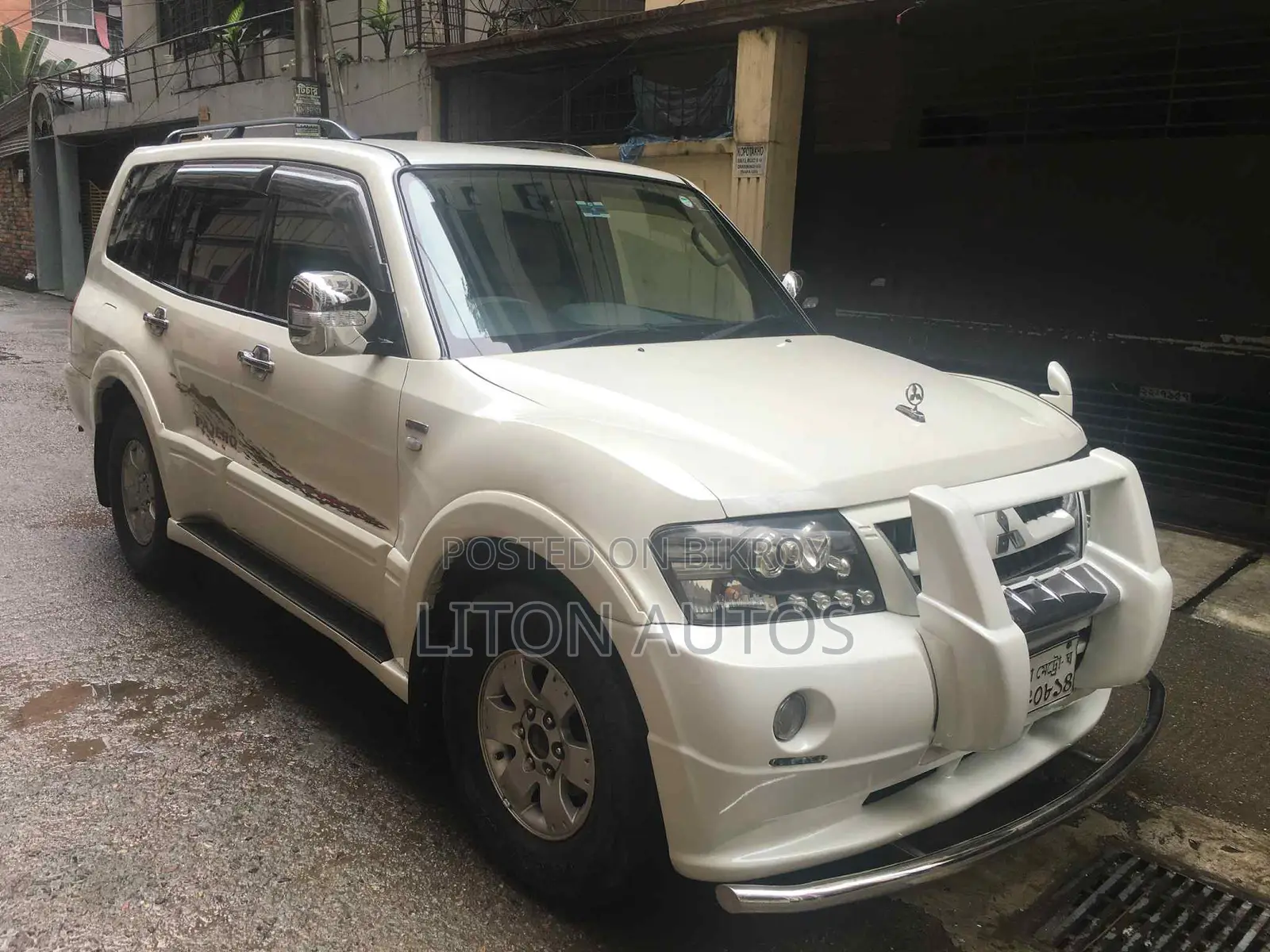 Mitsubishi Pajero v6-Full Fresh 2004