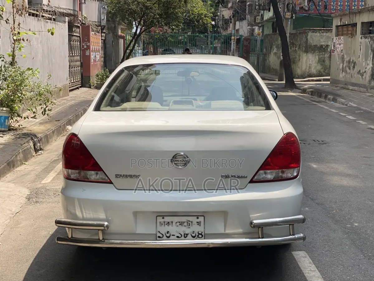 Nissan Sunny 2011